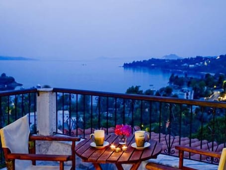 Economy Studio | Balcony. Villa Kavourakia