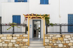 Reception - Ikaros Studios & Apartments (Naxos)