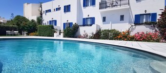 Ikaros Studios & Apartments
