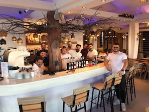 Bar (in der Unterkunft)