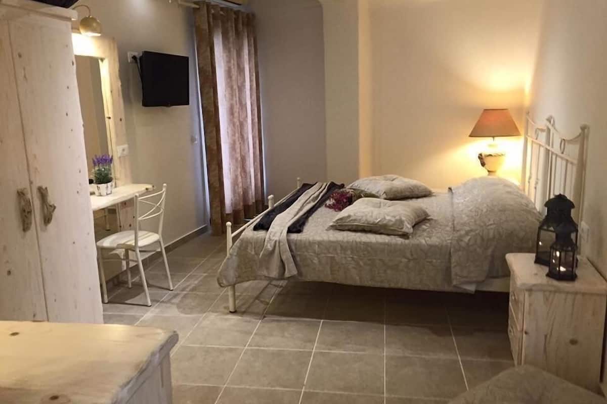 superior double room | free wifi, bed sheets