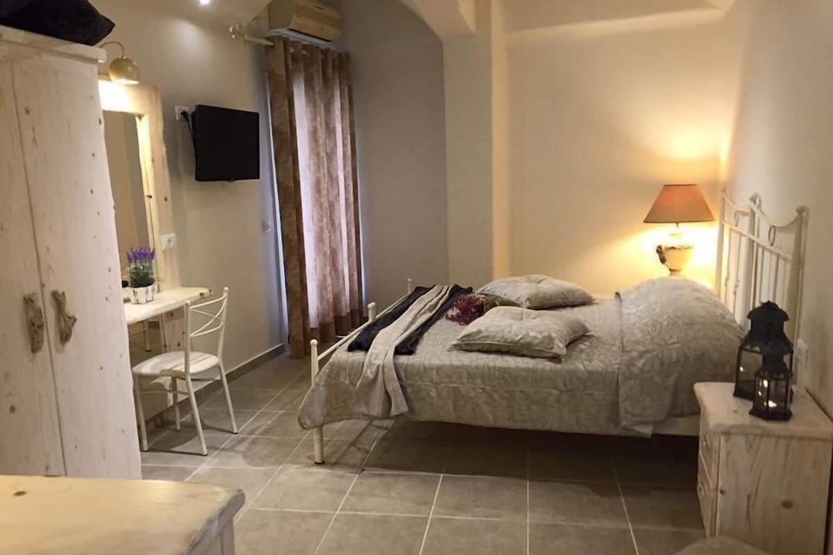Superior Double Room | Free WiFi, bed sheets