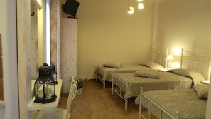 Superior-Dreibettzimmer | Kostenloses WLAN, Bettwäsche