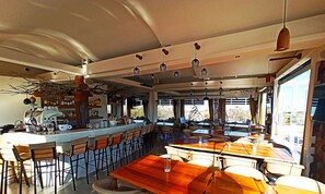 Restaurant - Villa Manos (Santorini)