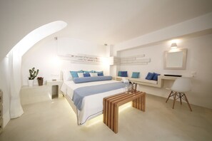 주니어 스위트, 분사식 욕조 | 미니바, 객실 내 금고, 다리미/다리미판, 무료 WiFi