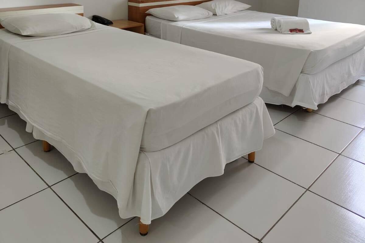 Frigobar, cortinas blackout, Wi-Fi de cortesia, roupa de cama