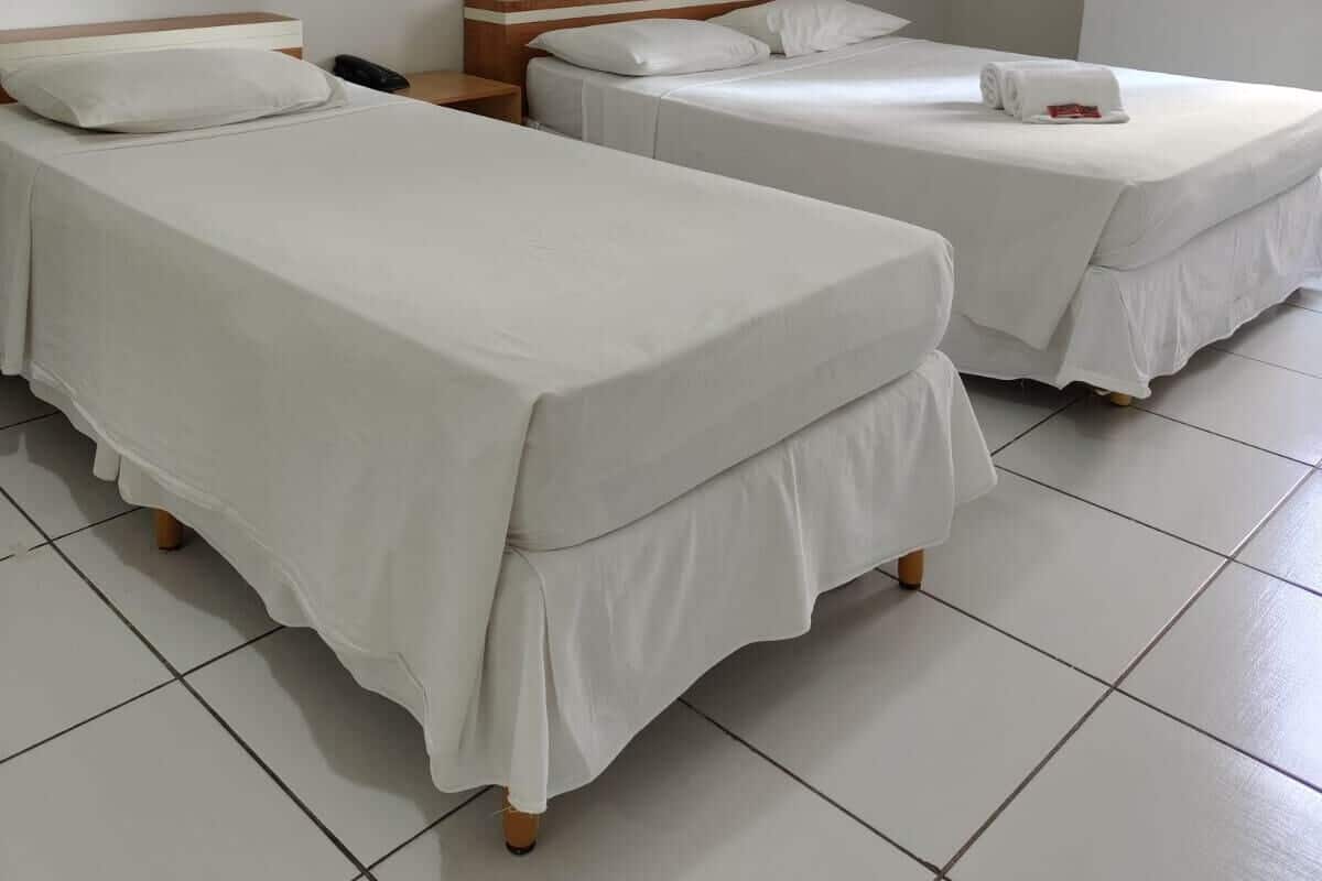 Frigobar, cortinas blackout, Wi-Fi de cortesia, roupa de cama