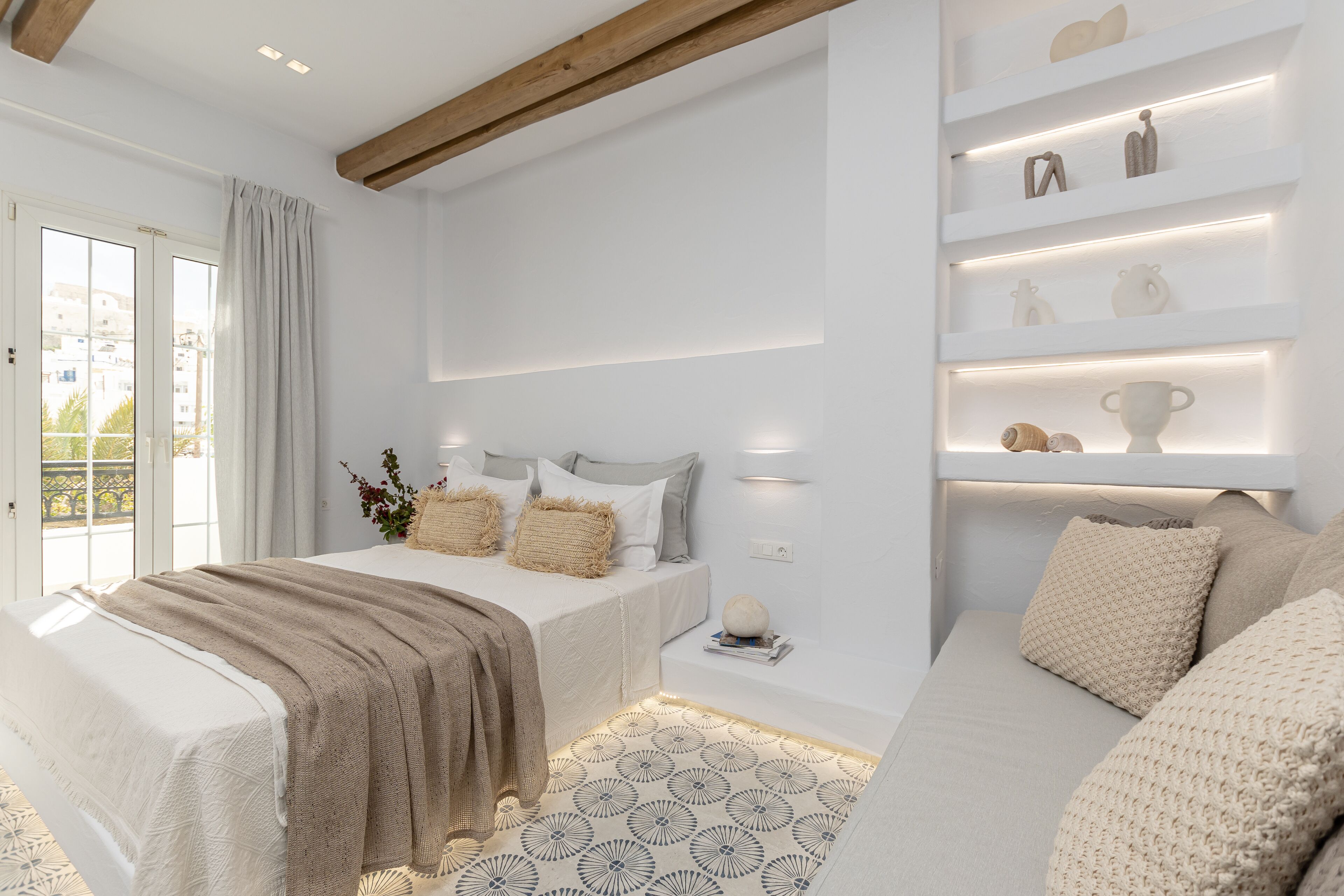 junior studio suite, 1 bedroom | 1 bedroom, in-room safe, individually decorated, individually furnished