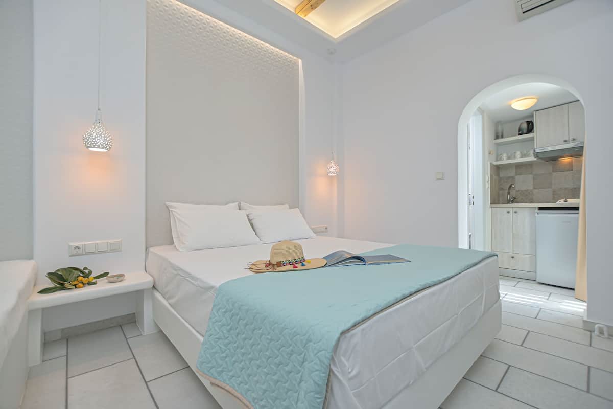 Standard Triple Room | In-room safe, individually decorated, individually furnished