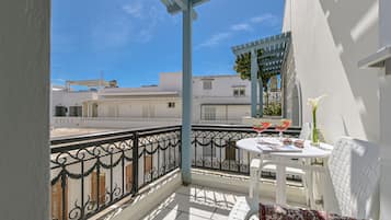 Chambre Triple Standard | Terrasse/Patio
