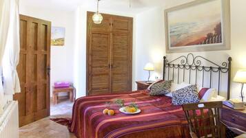 Desk, free cribs/infant beds, rollaway beds, free WiFi