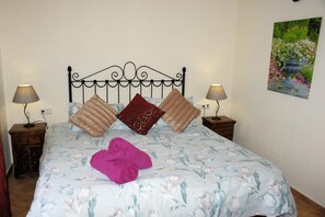 Desk, free cots/infant beds, rollaway beds, free WiFi