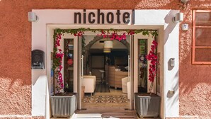 Property entrance - Nichotel (Carloforte)