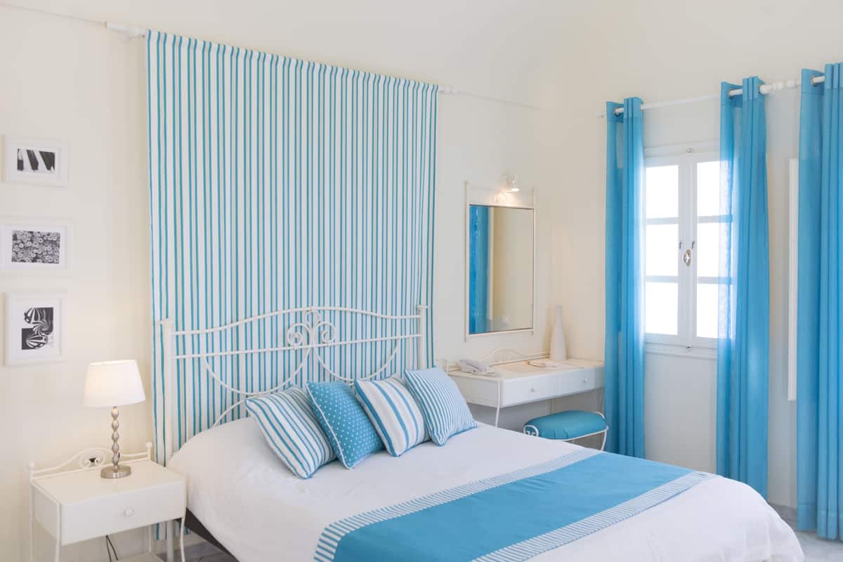 Superior Double Room | In-room safe, individually decorated, desk, blackout drapes