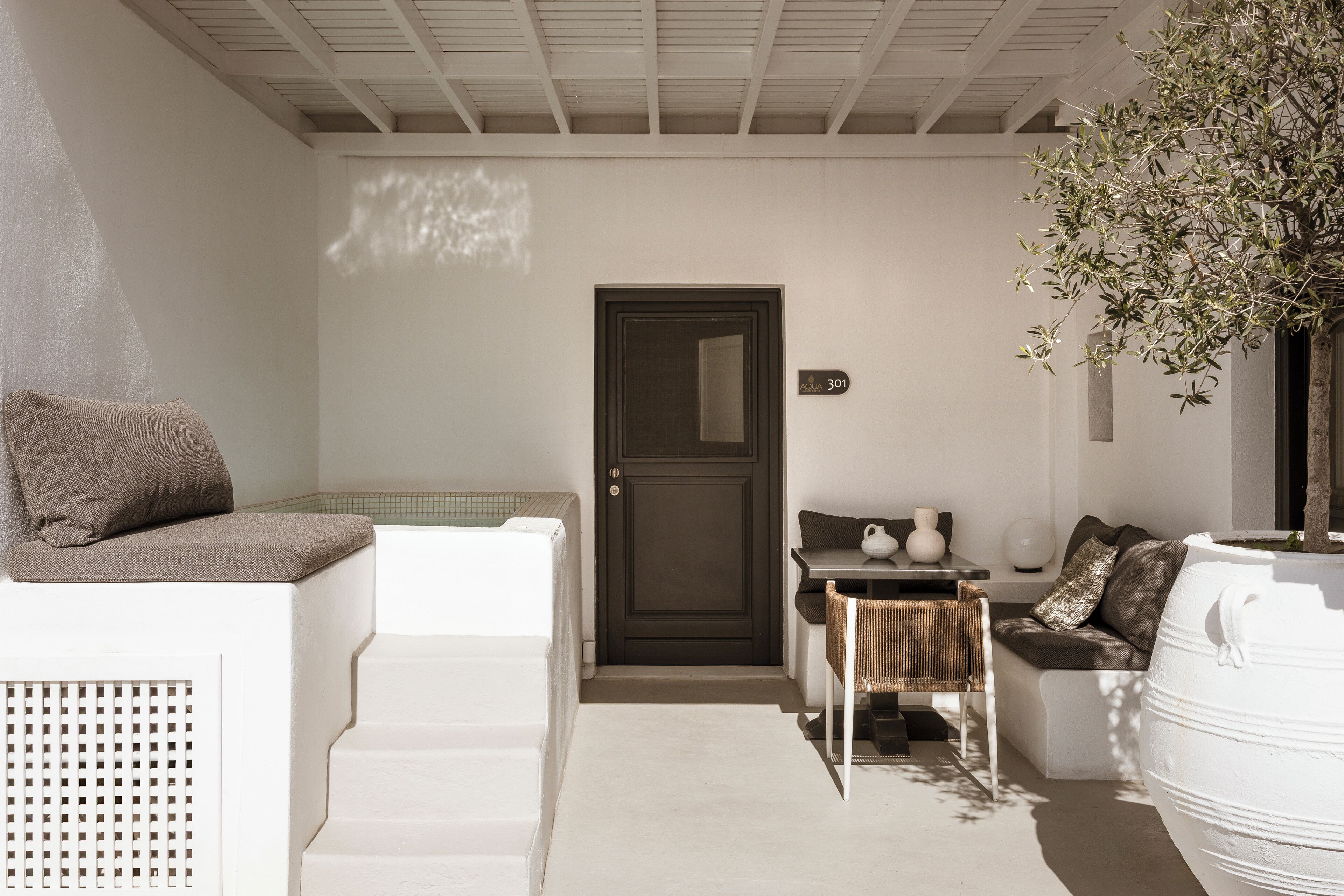 Suíte sênior, vista para o mar (Outdoor Jetted Tub, Caldera View) | Roupas de cama de algodão egípcio, roupas de cama premium