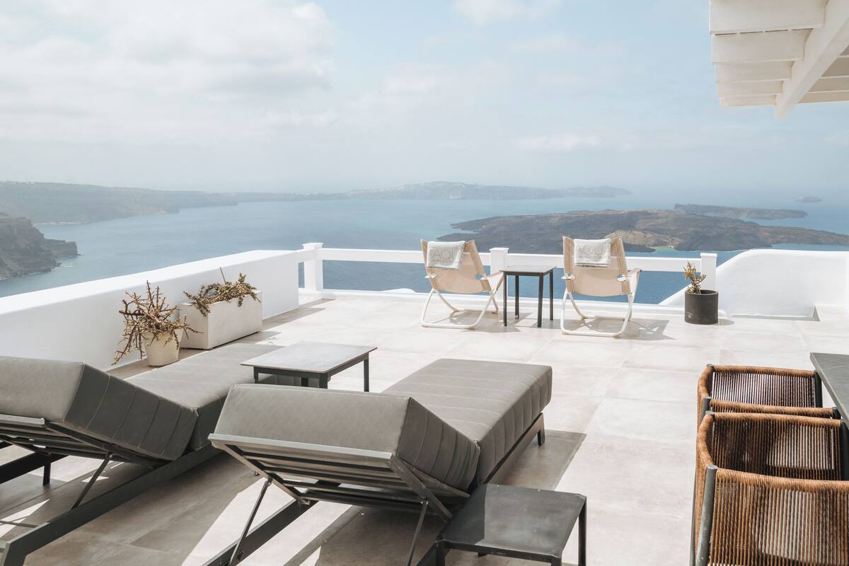 Aqua Marine with Private Pool (not heated) and Panoramic Caldera View | 私人泳池