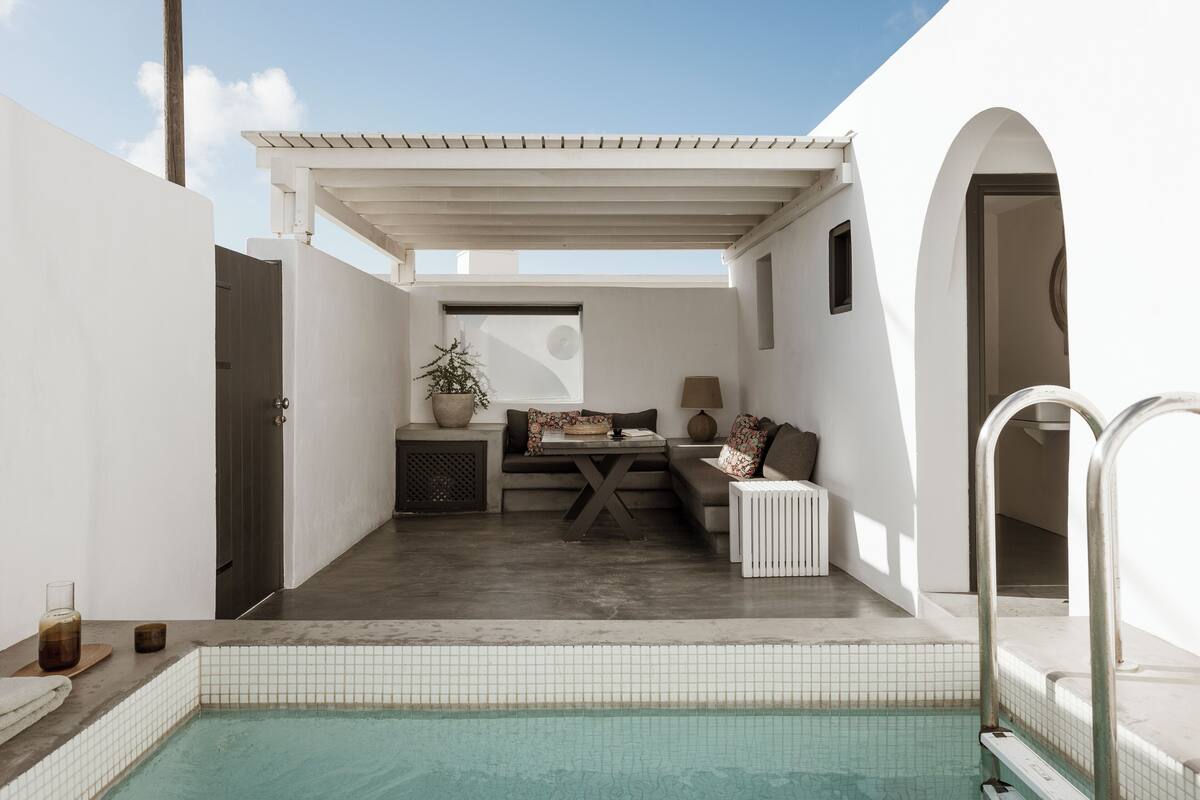 Two Bedroom Studio with private Patio, heated plunge Pool - No View | 埃及棉床單、高級寢具、特厚豪華床墊、迷你吧