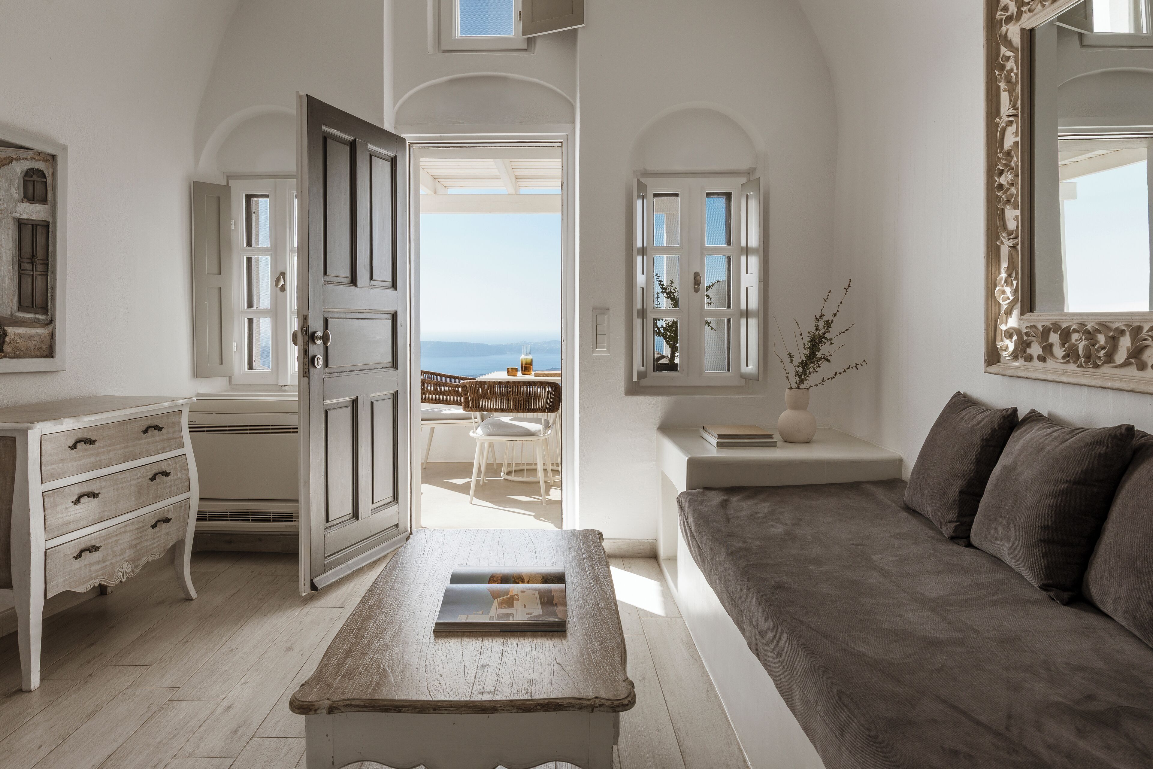 Junior-suite - havudsigt (Panoramic Caldera View) | Egyptiske bomuldslagner, premium-sengetøj, senge med topmadrasser