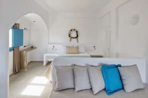 Family Suite | In-room safe, individually decorated, free WiFi, bed sheets