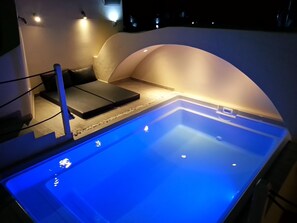 Private pool
