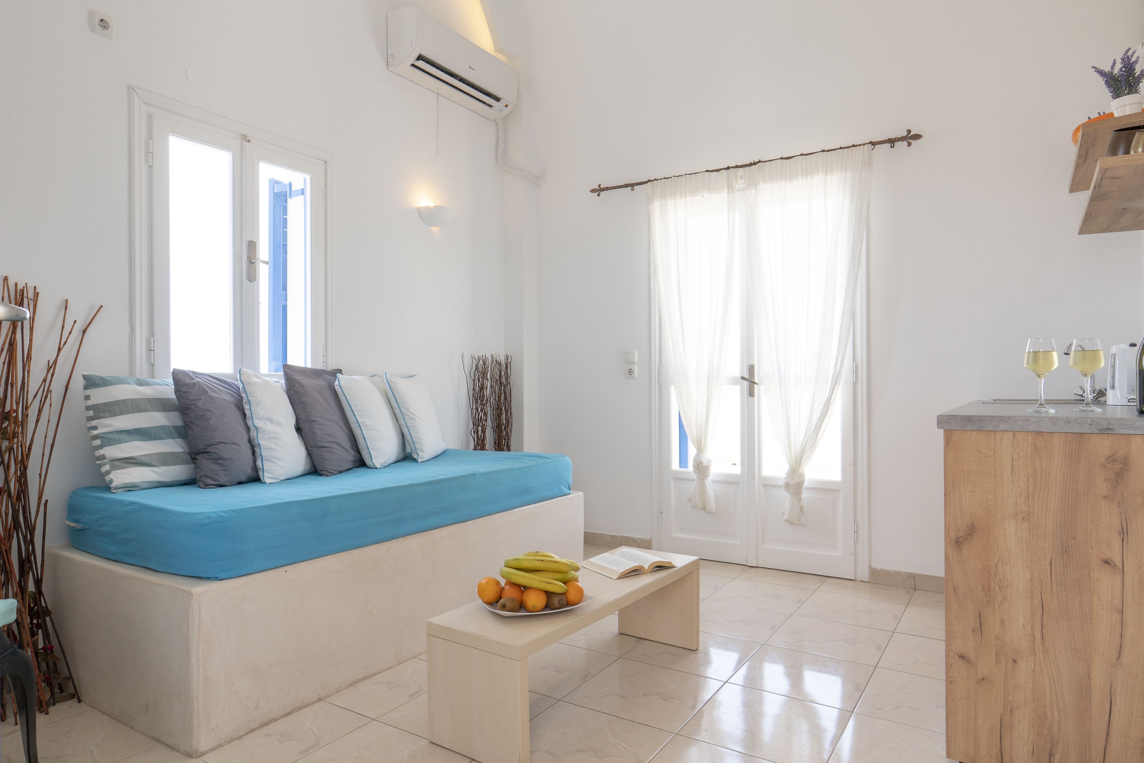 family duplex, hot tub, sea view | living room | 21-inch plasma tv with digital channels, tv