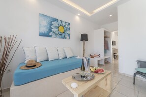 21-inch plasma TV with digital channels, TV - Bella Santorini (Santorini)