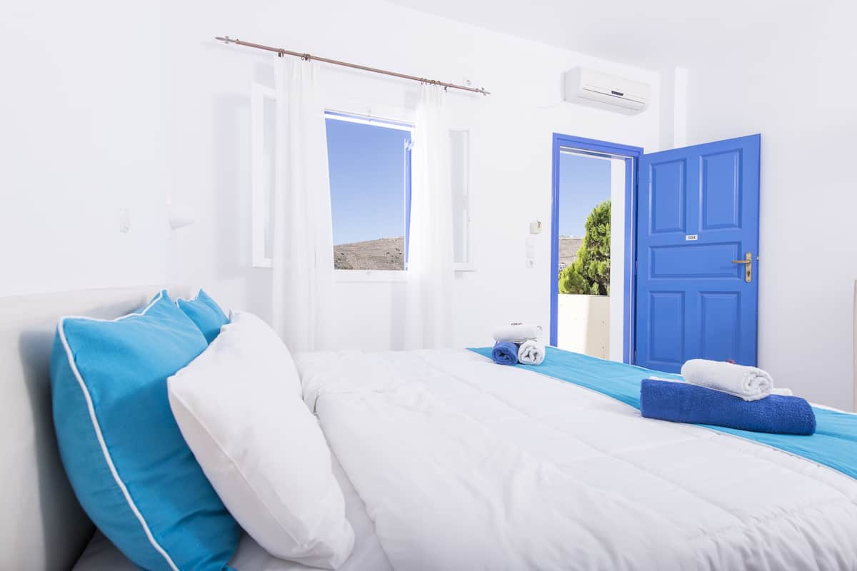 studio, garden view | premium bedding, in-room safe, soundproofing, iron/ironing board