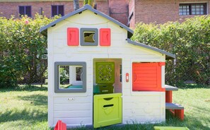 Children’s play area – outdoor - Hotel Camelot (Punta del Este)