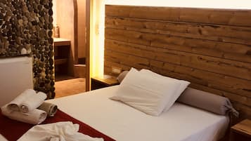 Chambre Standard | Fer et planche à repasser, lits bébé (gratuits), Wi-Fi gratuit