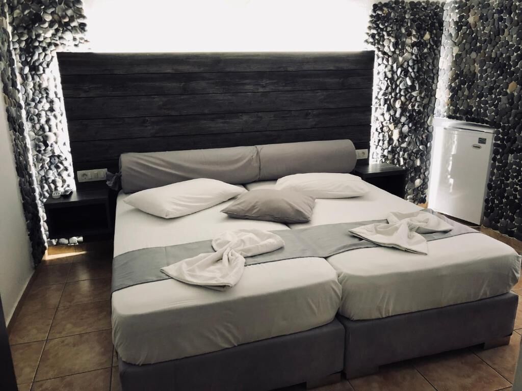 Superior Room | Iron/ironing board, free cribs/infant beds, free WiFi, bed sheets