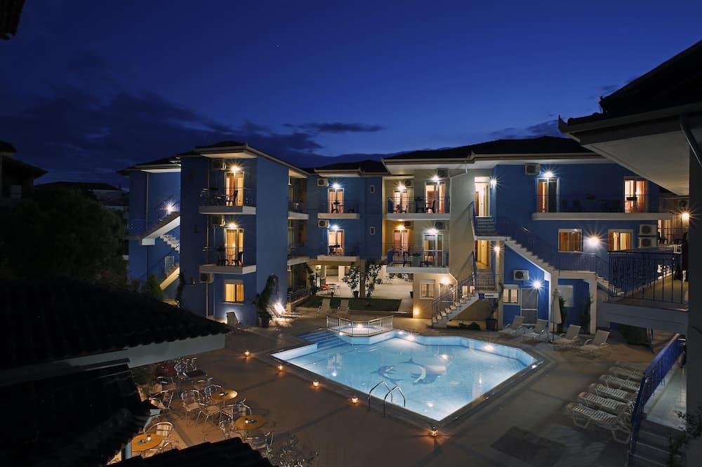 Stratos Hotel