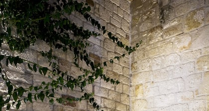 Stratos Hotel