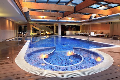 Sauna, hot tub, steam room, Turkish bath/hammam, hydrotherapy, massages. Hotel & Spa Villa Olímpic@ Suites