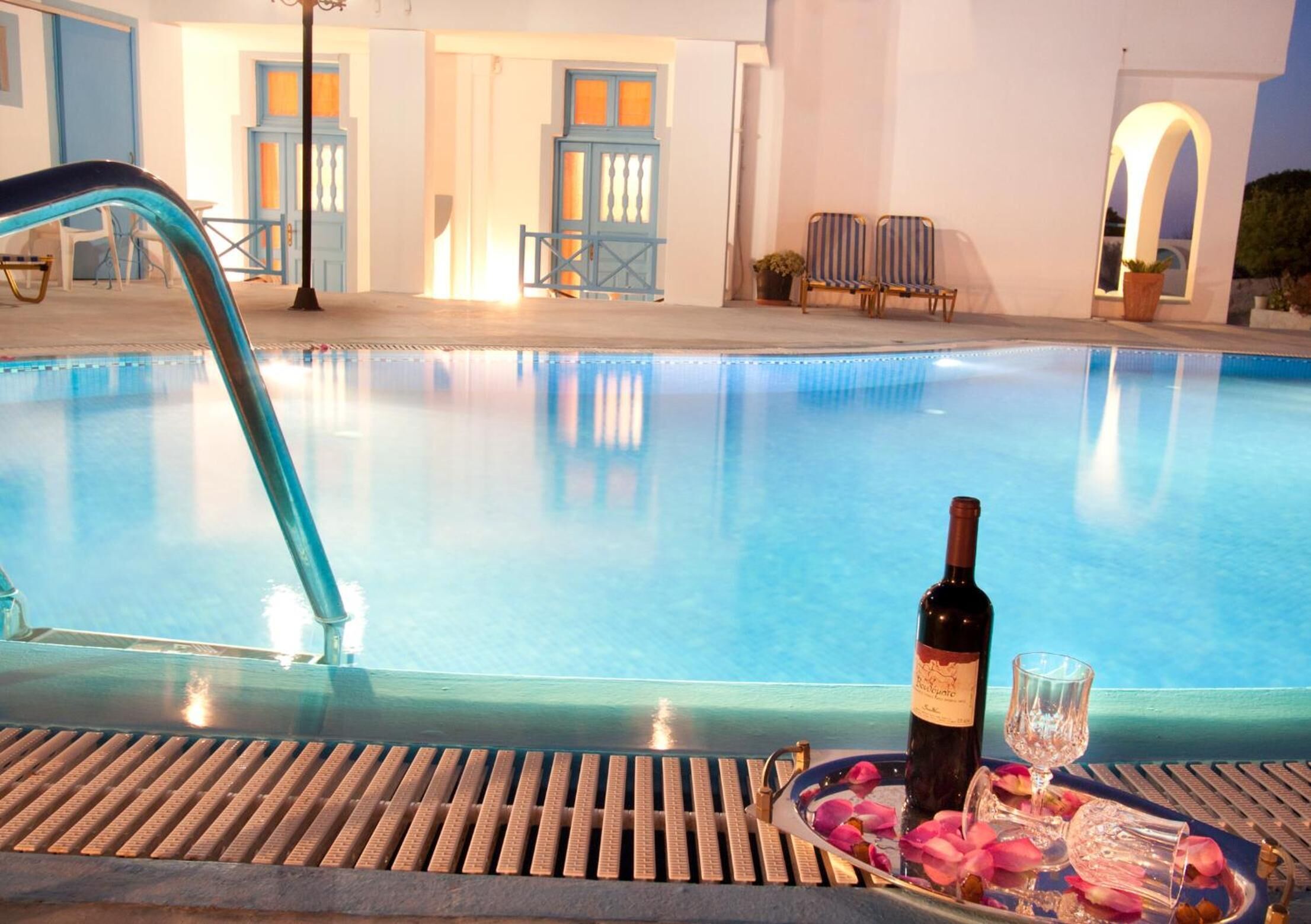 outdoor pool, pool loungers