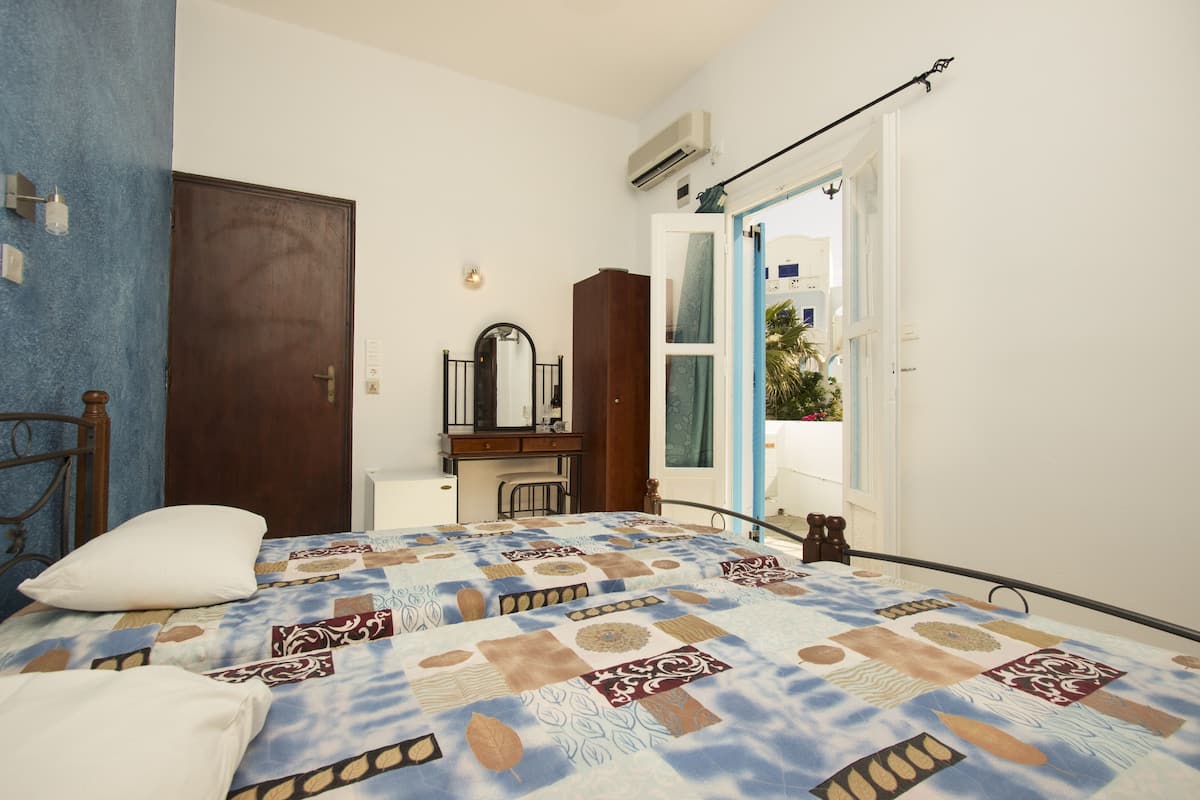 standard room | iron/ironing board, free wifi, bed sheets