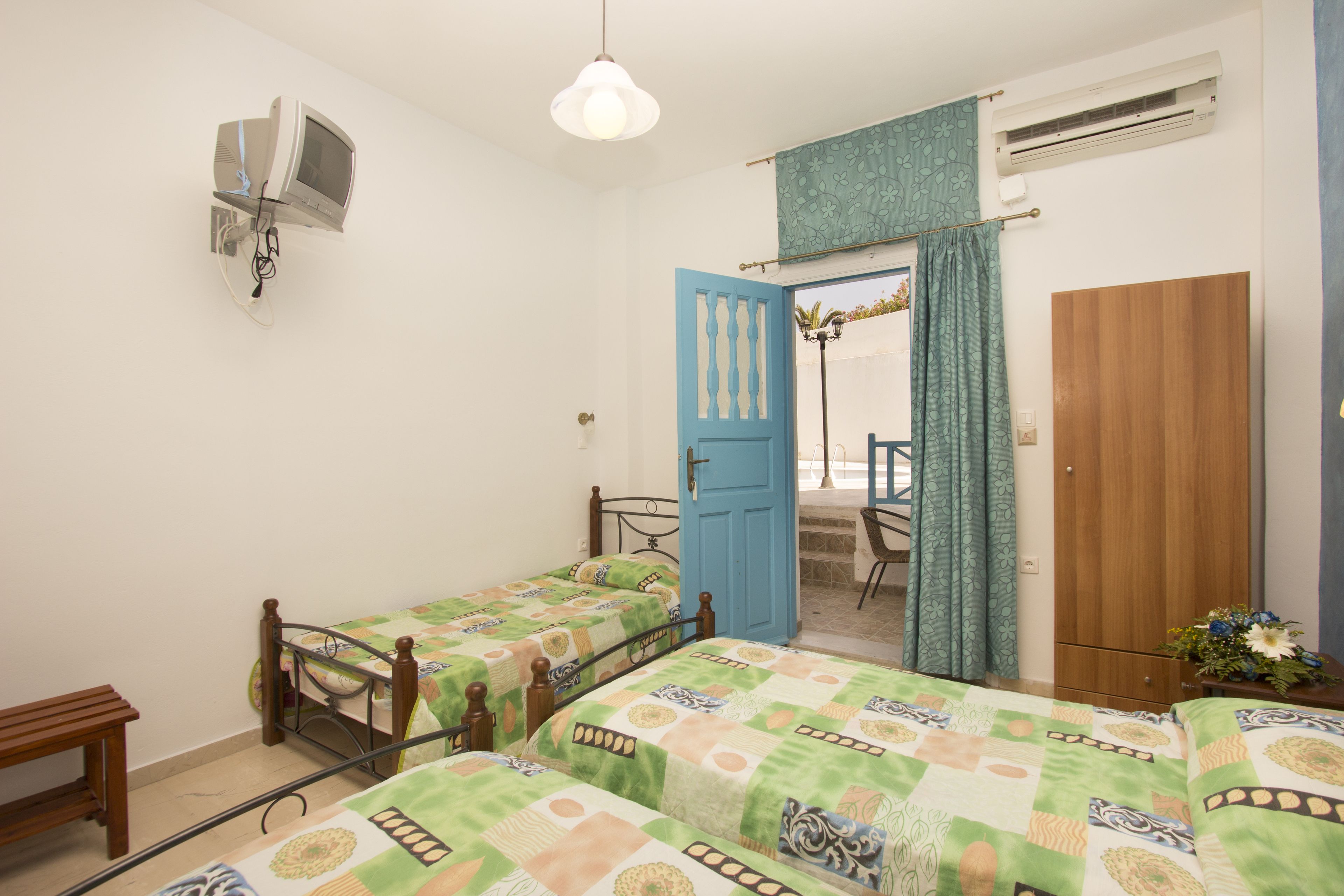 standard triple room | iron/ironing board, free wifi, bed sheets