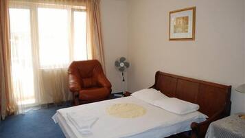 Select-Comfort-Betten, Minibar, Zimmersafe, Schreibtisch