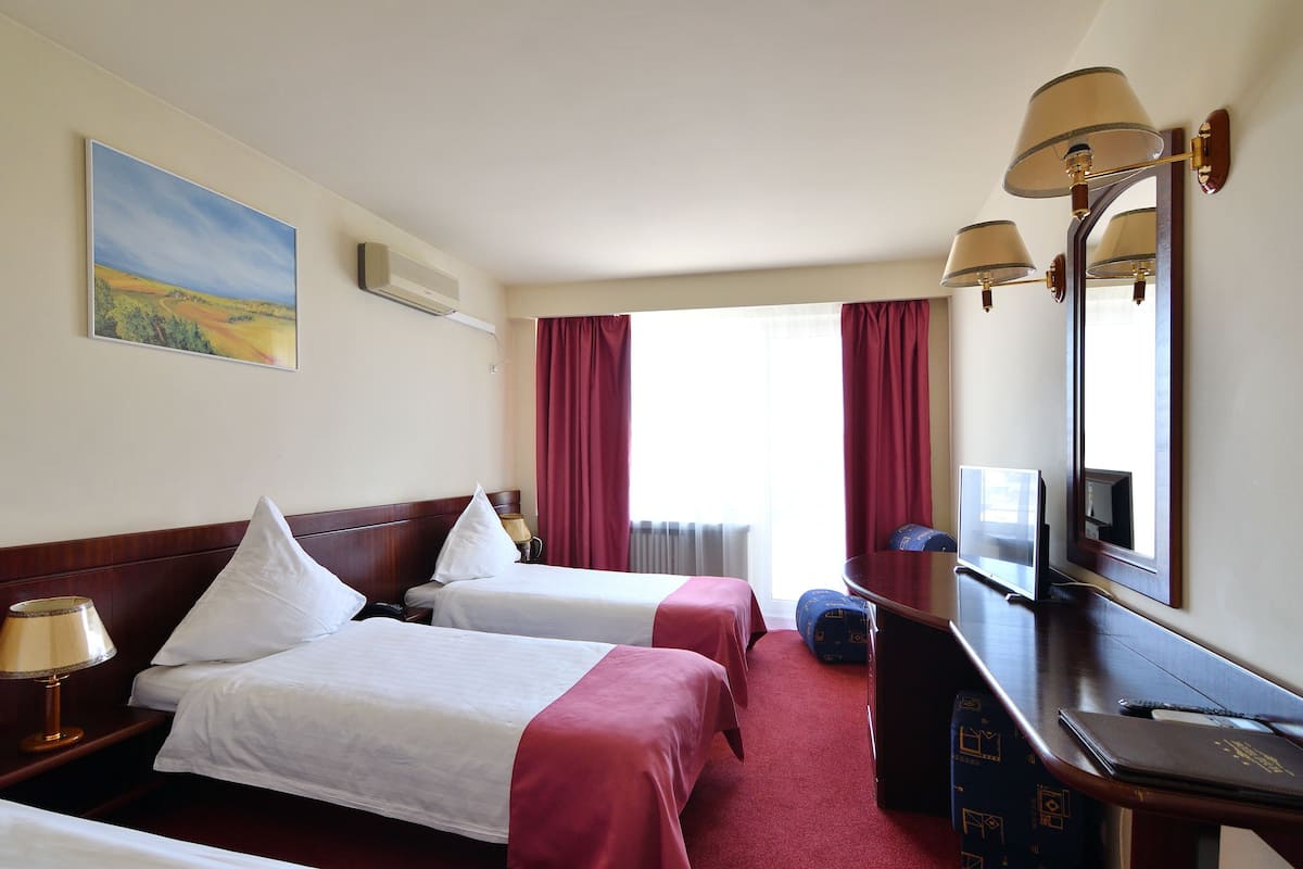 Triple Room, 3 Single Beds, City View