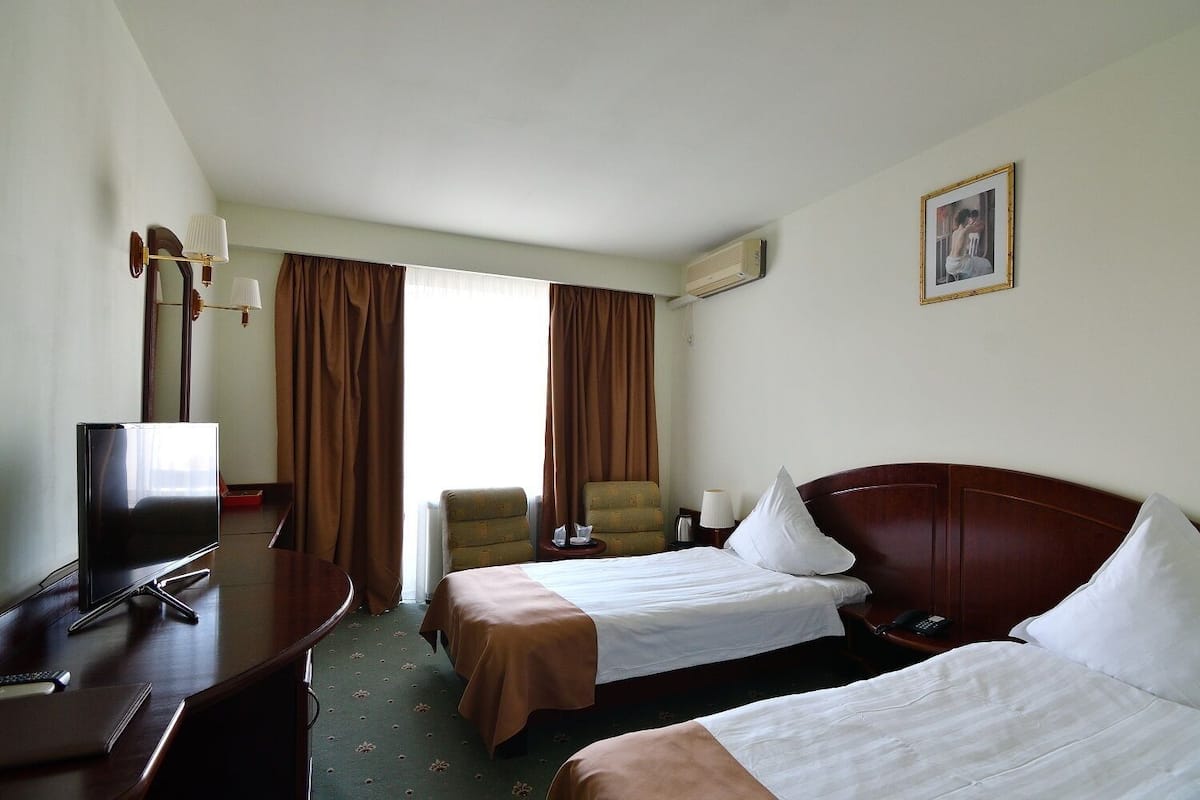 Minibar, desk, soundproofing, free WiFi