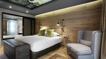 Deluxe Room | Premium bedding, free minibar items, in-room safe