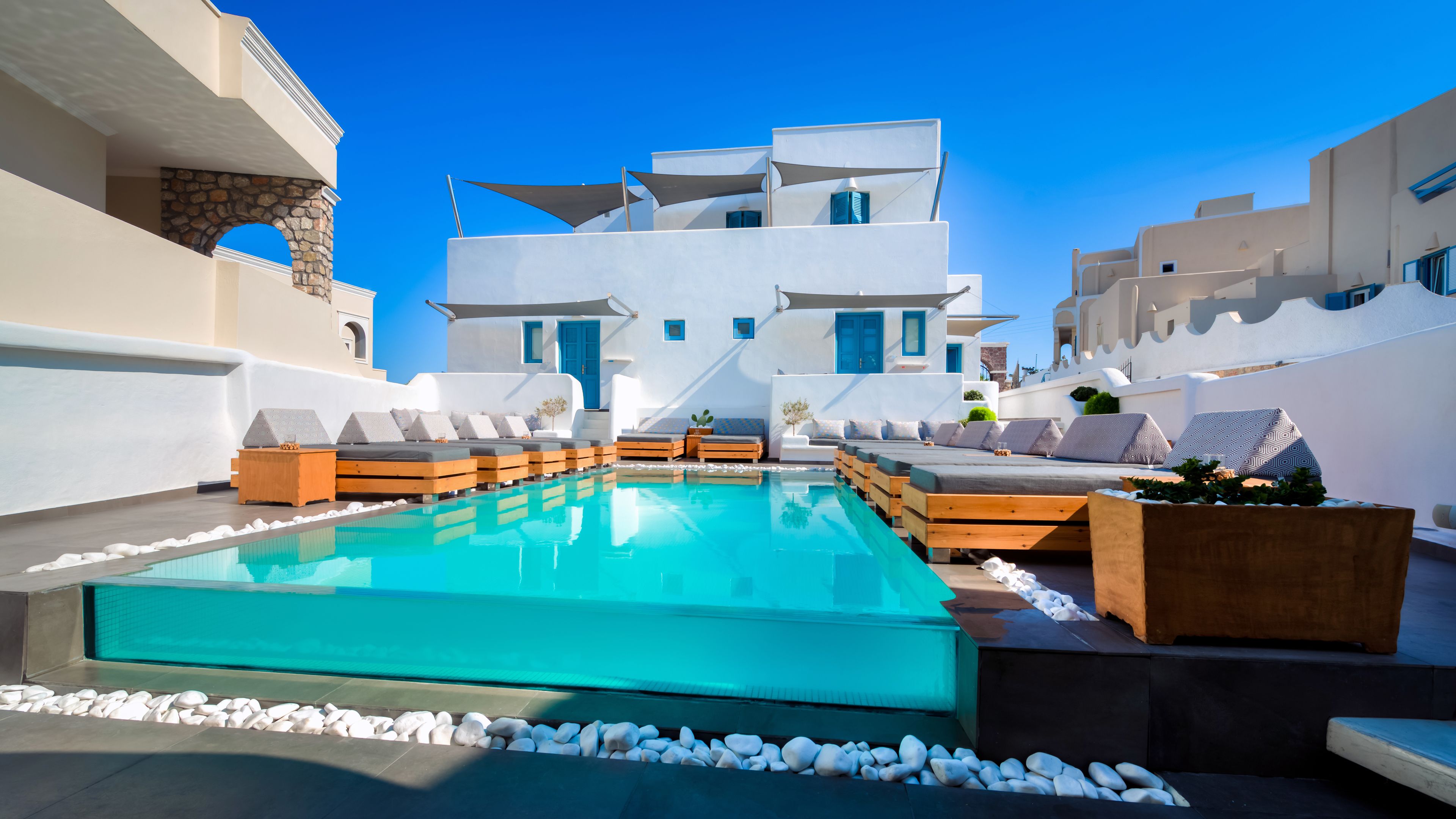 outdoor pool, pool loungers