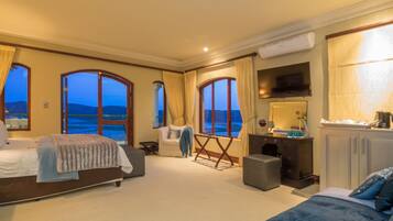 Luxury Suite, Lake View (Oyster Suite) | Egyptian cotton sheets, hypo-allergenic bedding, Tempur-Pedic beds