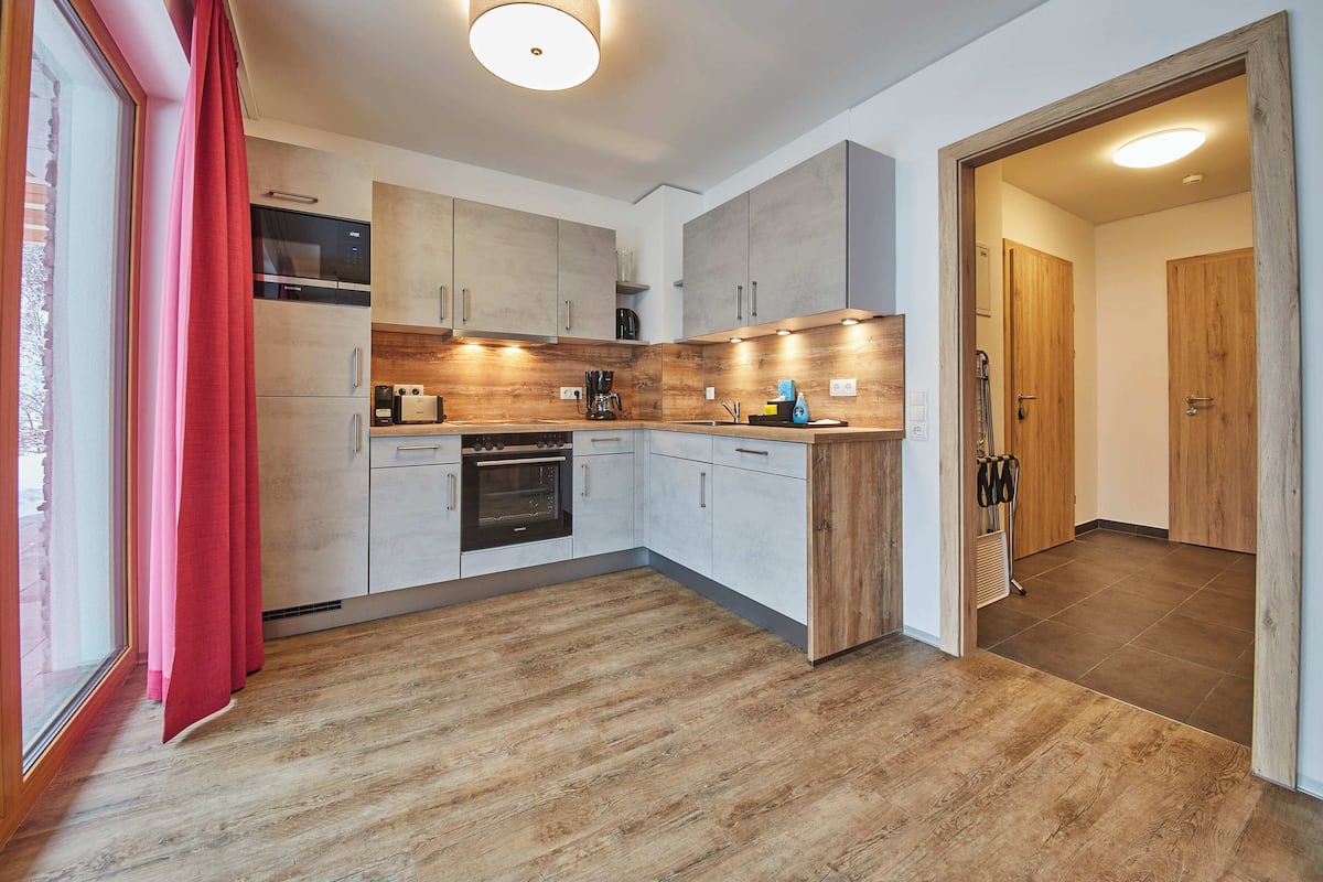 studio alpine spa | private kitchen | high chair