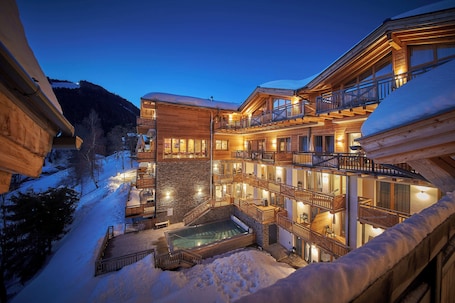 Front of property. AlpenParks Hotel & Apartment Sonnleiten