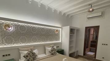 Superior Suite | Premium bedding, individually decorated, soundproofing