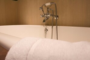 Free toiletries, hair dryer, towels - Huis 't Schaep (Bruges)