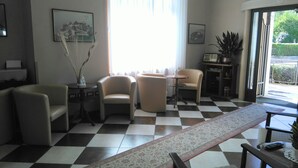 Unclassified image, 4 of 70, button - Flora Hotel (Stresa)