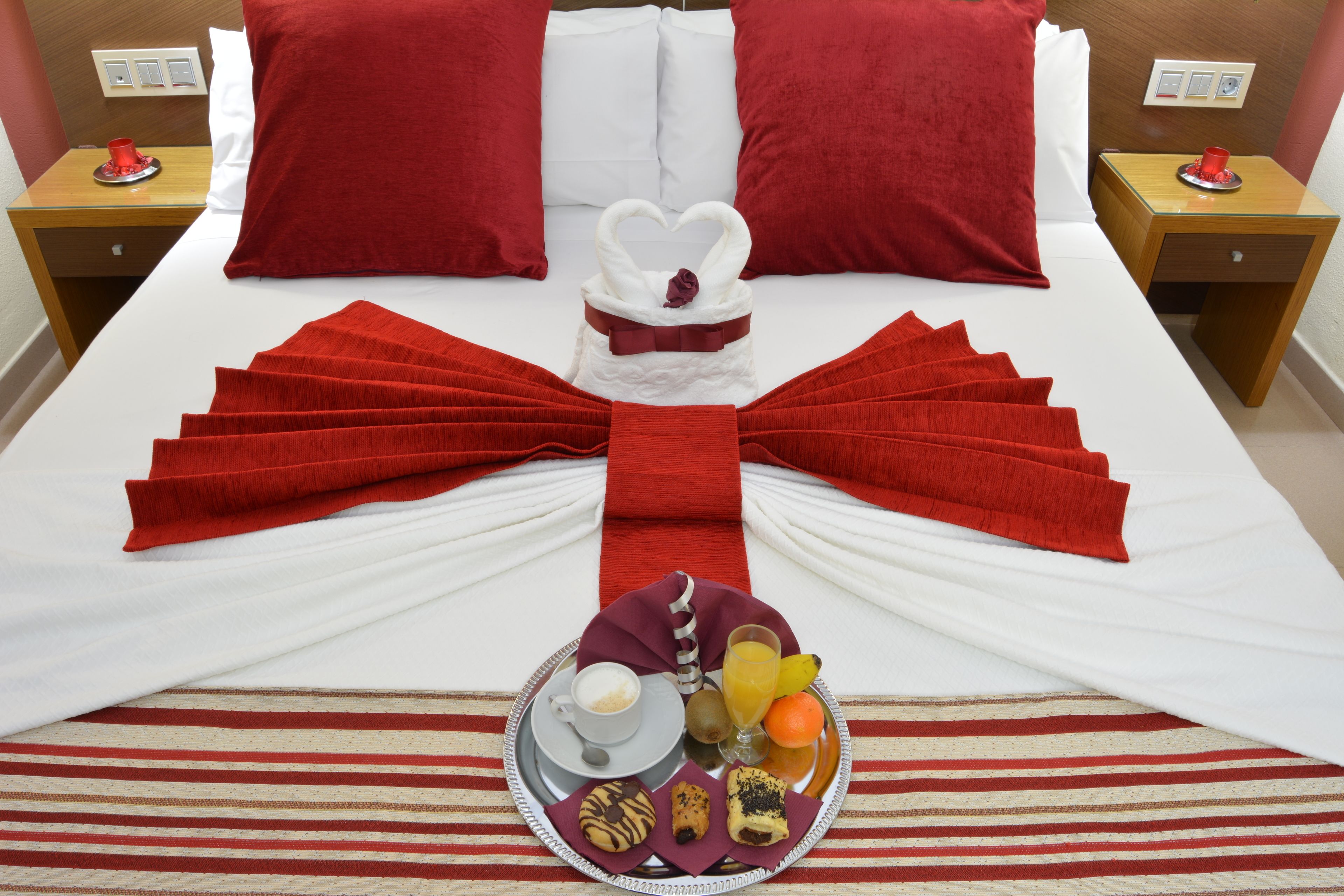 Herbergi með tvíbreiðu rúmi | Öryggishólf í herbergi, skrifborð, vinnuaðstaða fyrir fartölvur