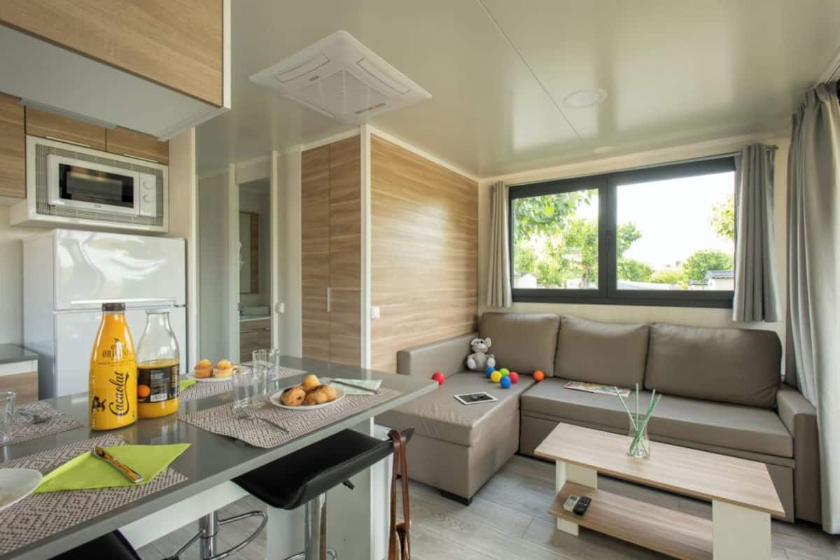 Down comforters, individually furnished, laptop workspace