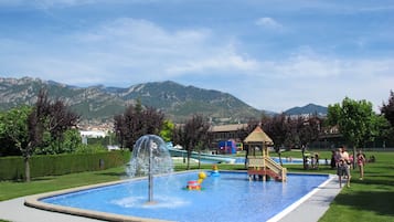 2 indendørs pools, 2 udendørs pools
